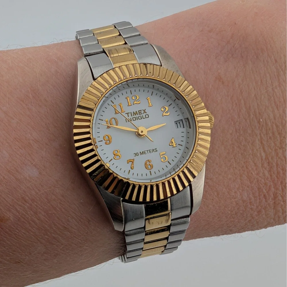 Timex Indiglo Two Tone Fluted Bezel White Dial‎ Date Quartz Watch WR